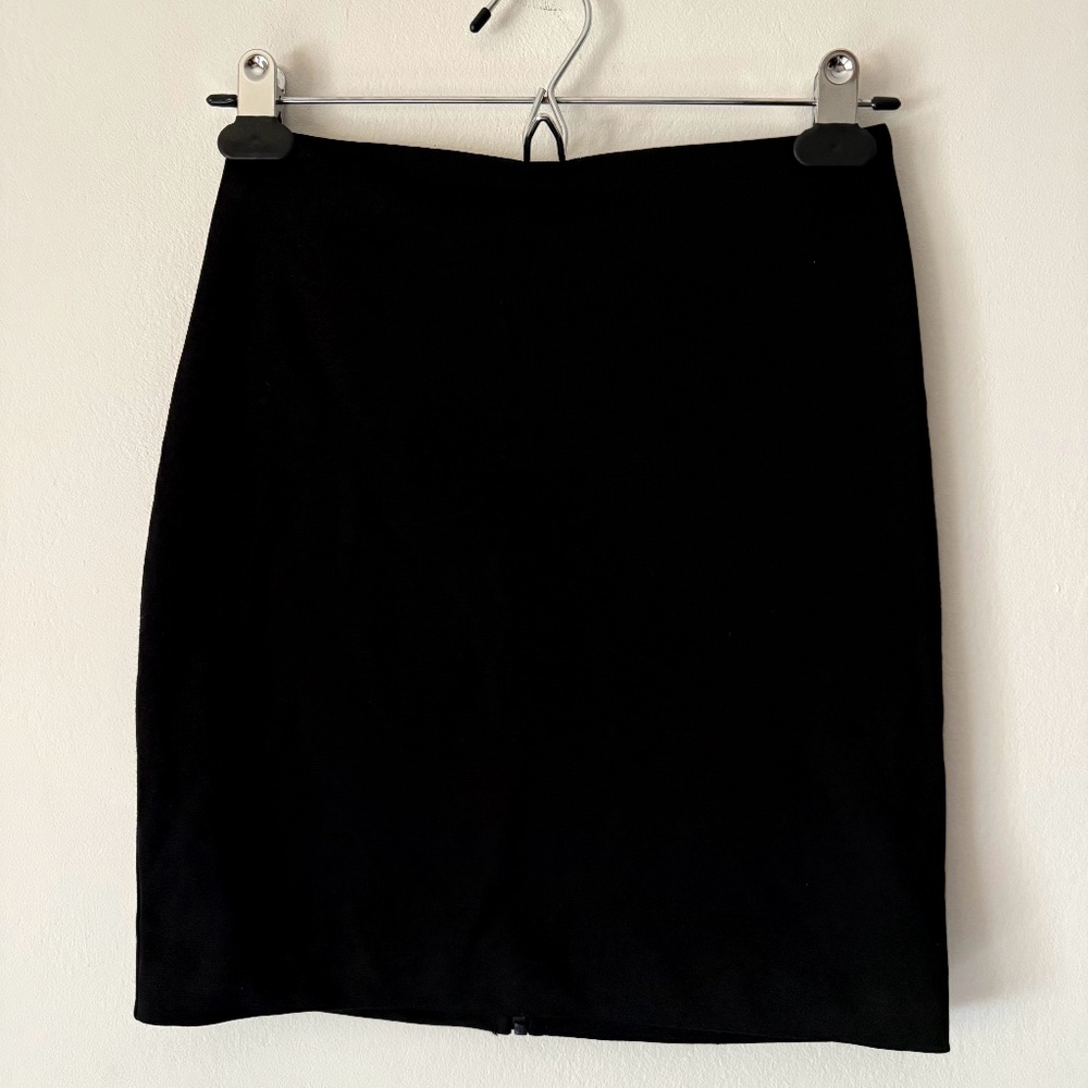 Joe Fresh Size 0 Black Jersey Knit Pencil Mini Skirt